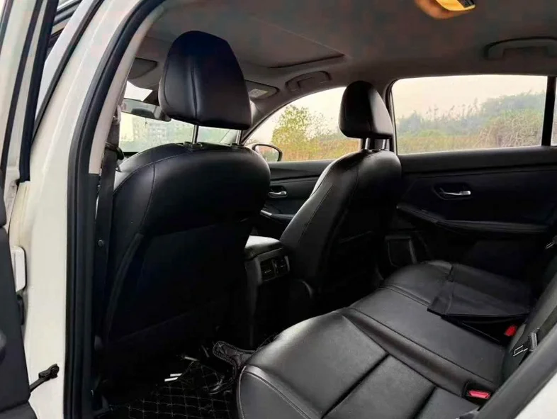 日产轩逸 后面外观二