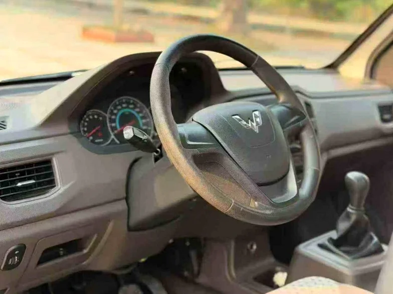 五菱汽车新卡 内饰前排