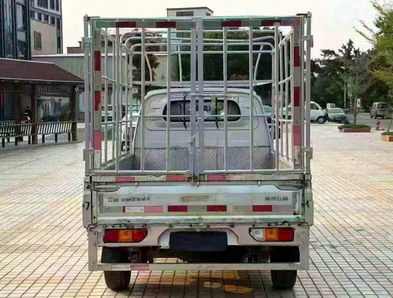 五菱汽车新卡 后面外观三