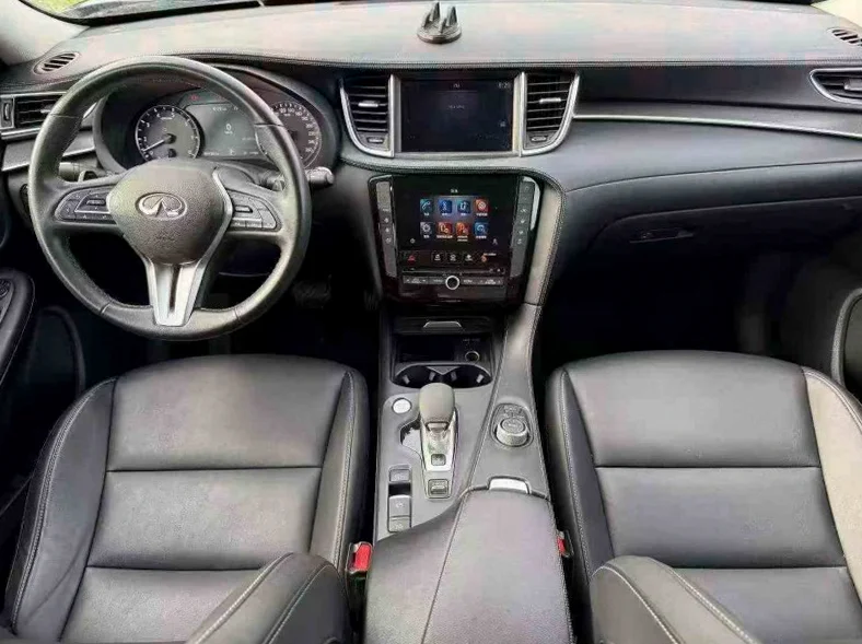 英菲尼迪QX50 后面外观二