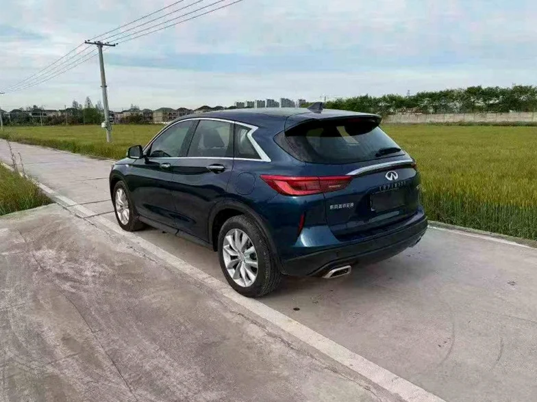 英菲尼迪QX50 驾驶室