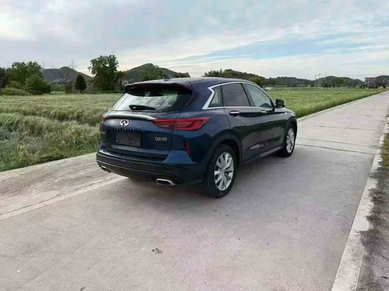 英菲尼迪QX50 内饰后排