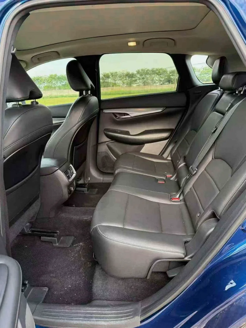 英菲尼迪QX50 后面外观一