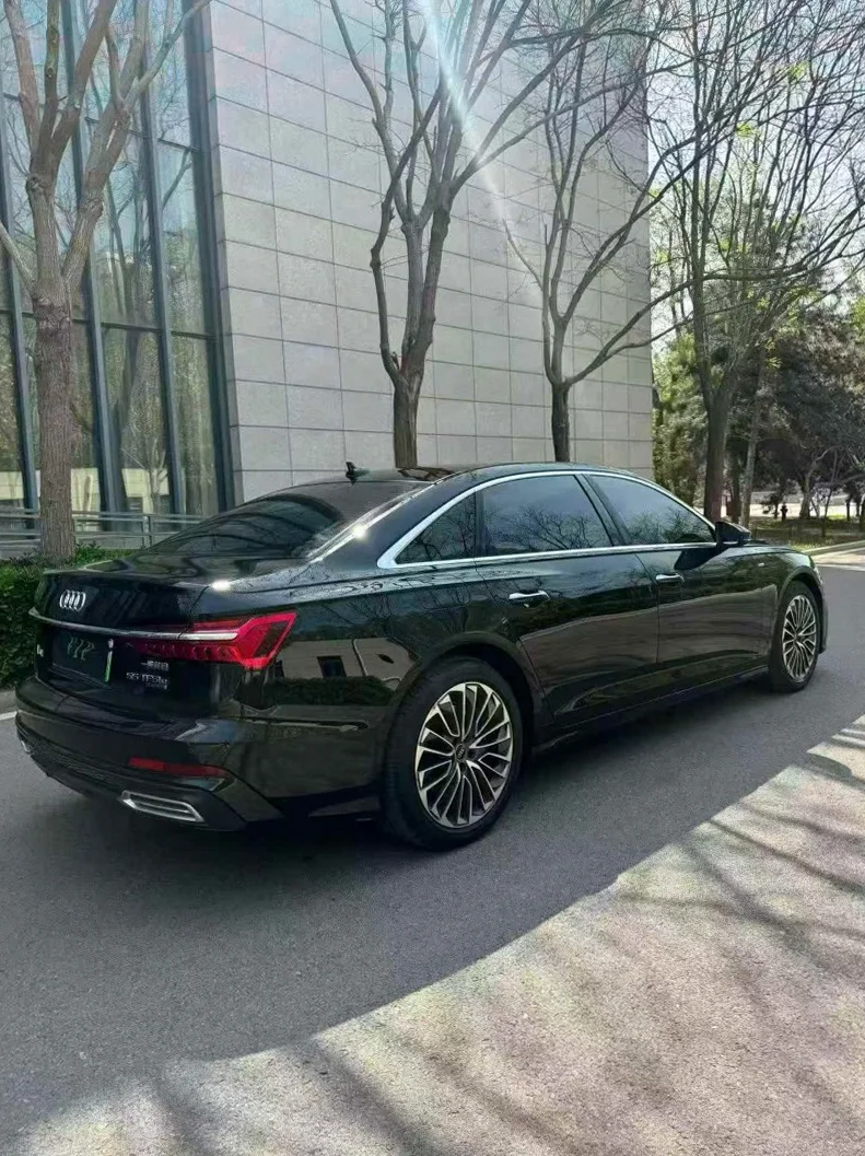 奥迪A6L 后面外观一