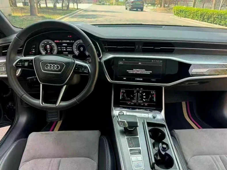 奥迪A6L 内饰后排