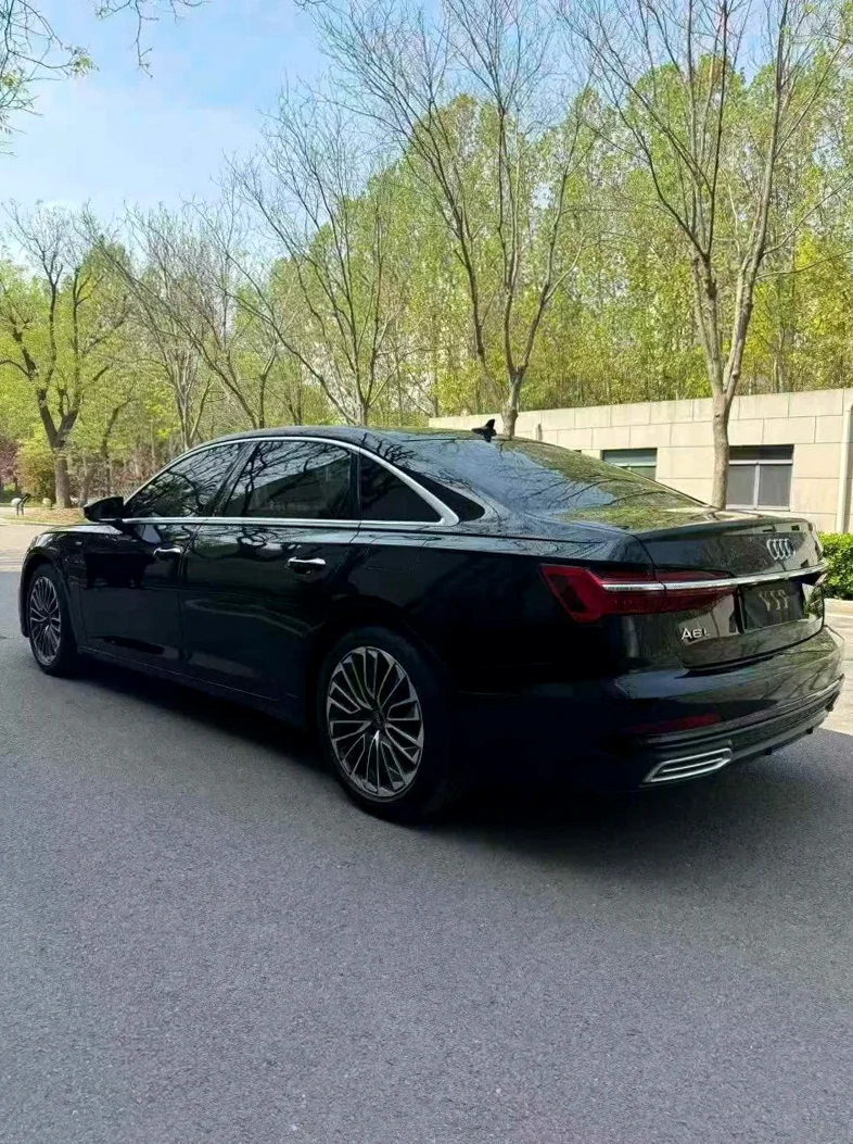 奥迪A6L 后面外观三