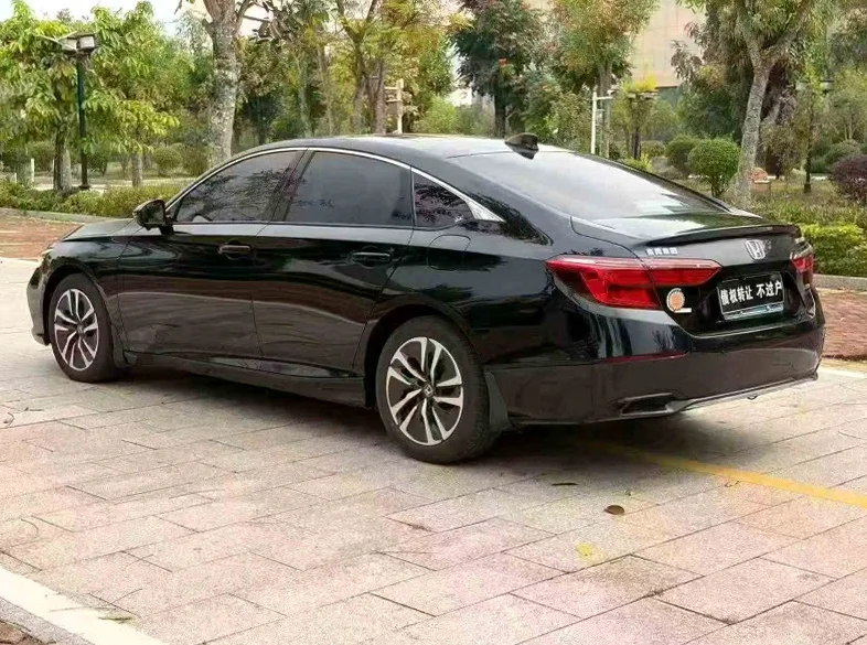 本田英诗派 内饰前排