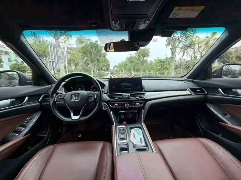 本田英诗派 内饰后排