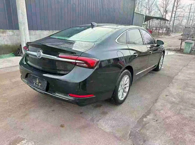 别克君越 后面外观三