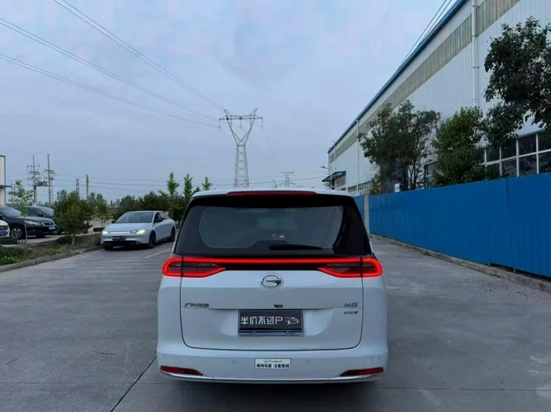 传祺M6 内饰前排