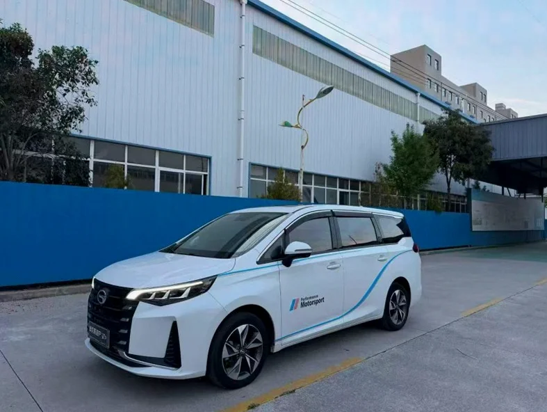 传祺M6 正面外观三