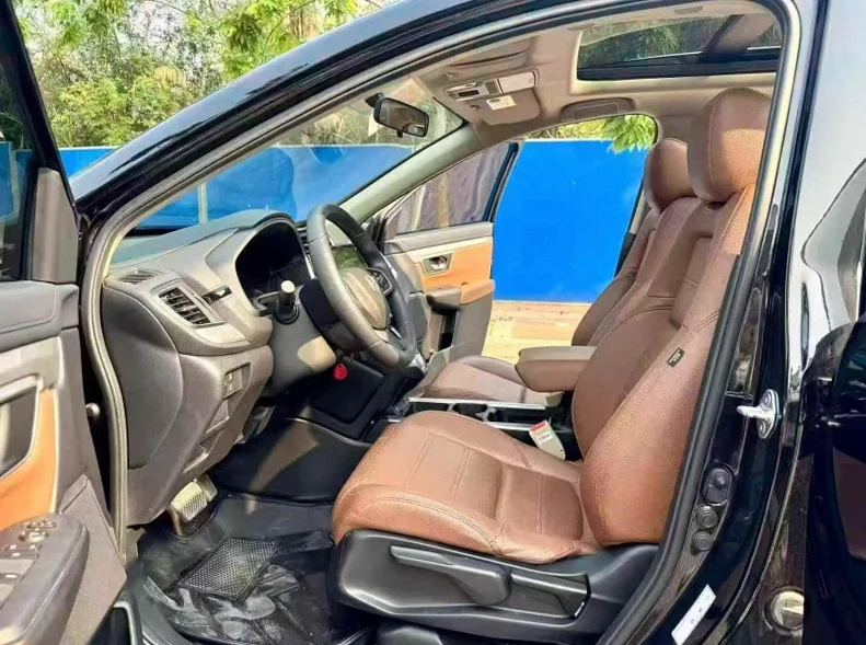 本田CRV 后面外观一