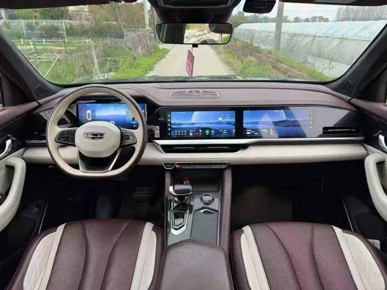 吉利星越 后面外观一