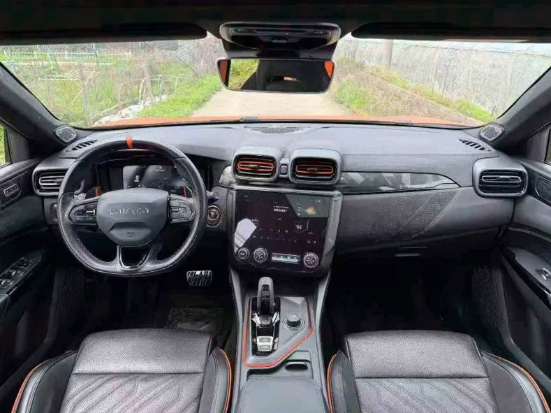 玛莎拉蒂总裁 后面外观一