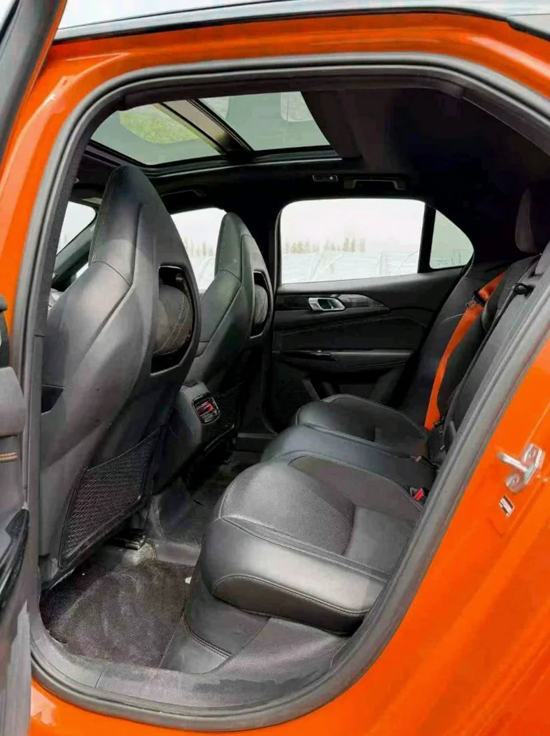 玛莎拉蒂总裁 后面外观二