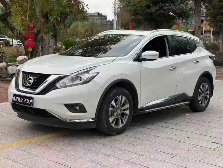 日产楼兰 正面外观三