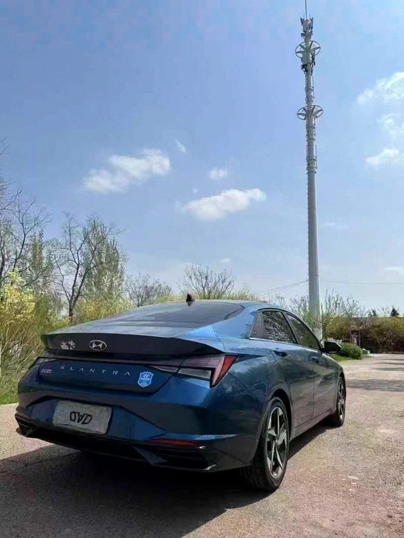 现代菲斯塔 驾驶室