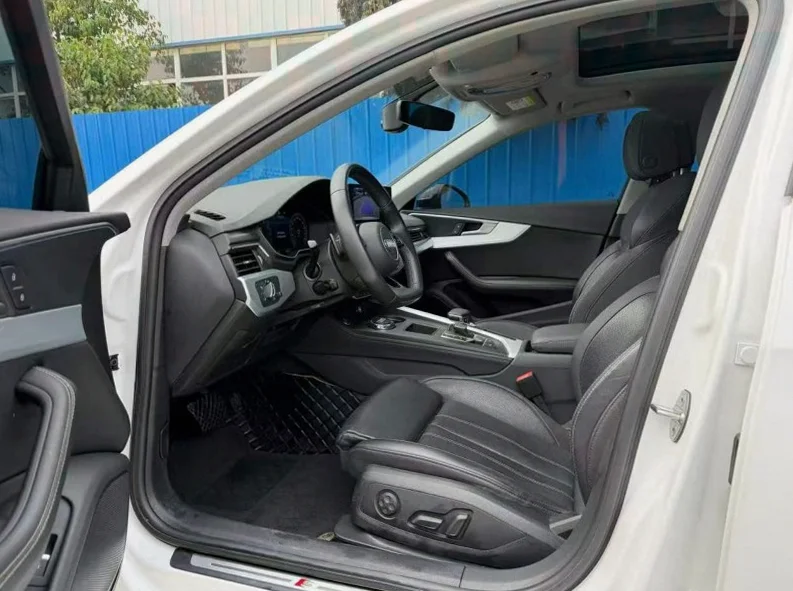 奥迪A4L 后面外观三