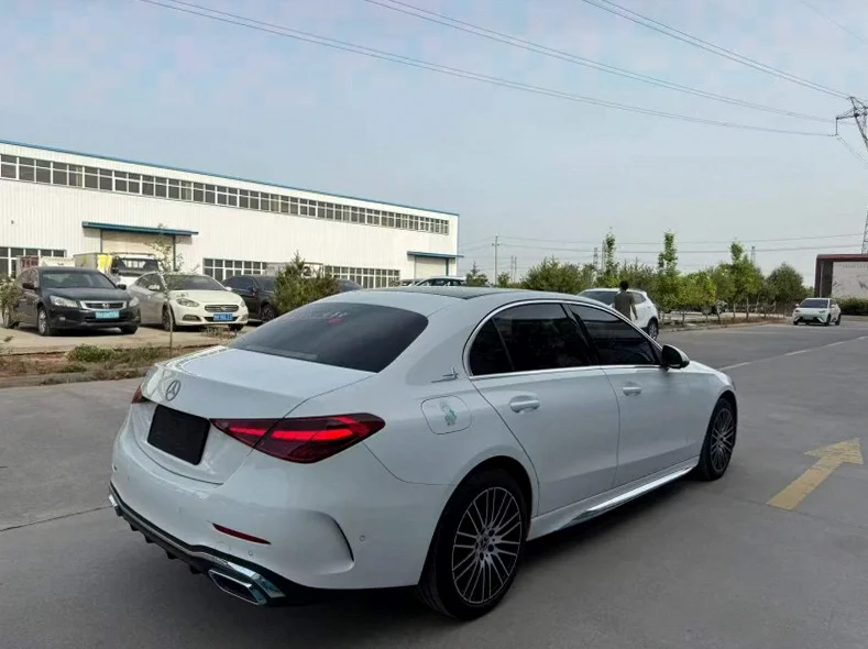 奔驰C 内饰前排