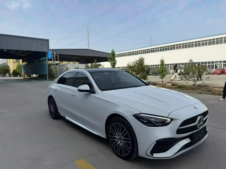 奔驰C 正面外观三