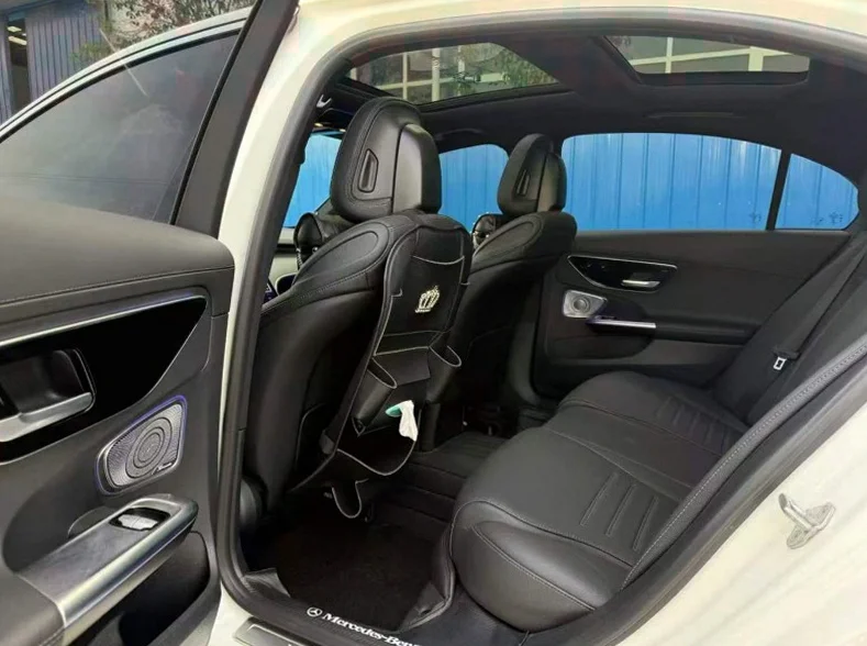 奔驰C 后面外观二