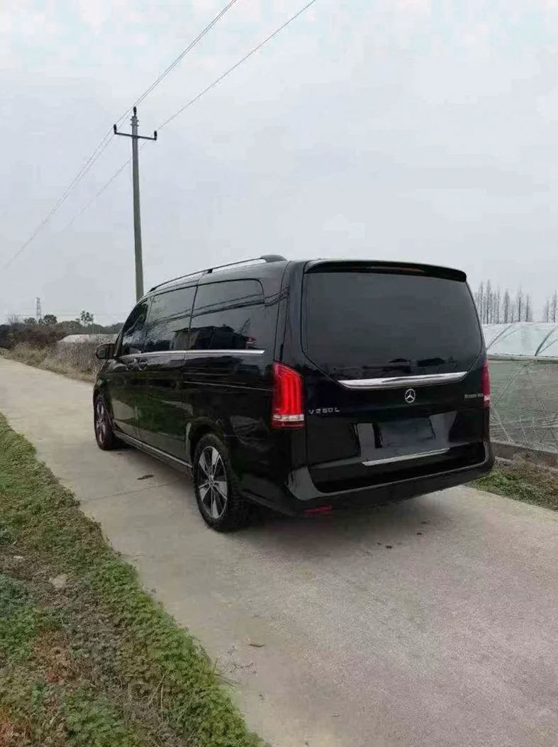 奔驰V 内饰前排