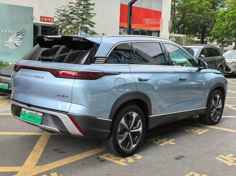 比亚迪驱逐舰 驾驶室