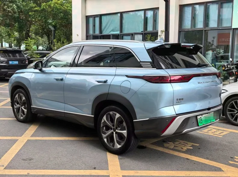 比亚迪驱逐舰 内饰前排