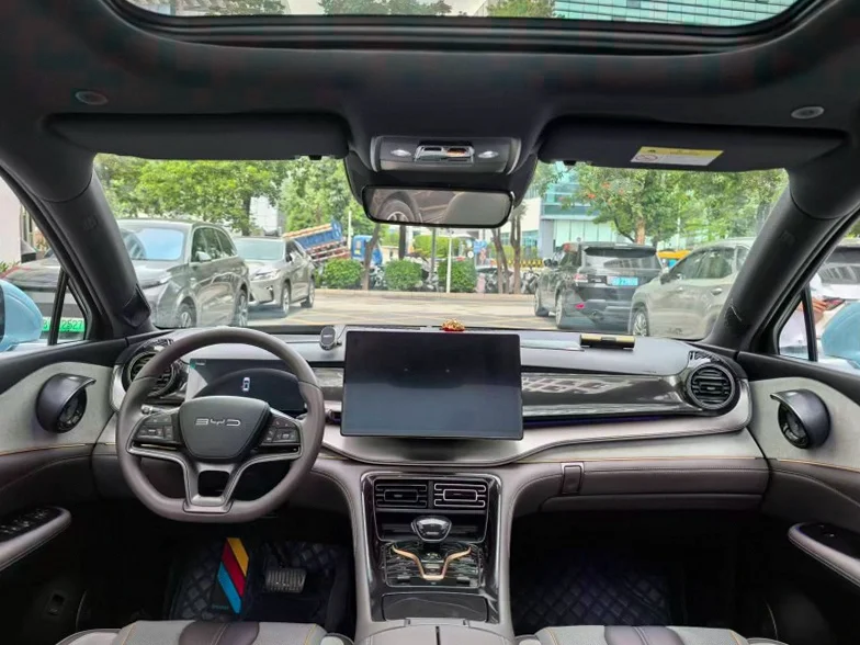 比亚迪驱逐舰 正面外观三