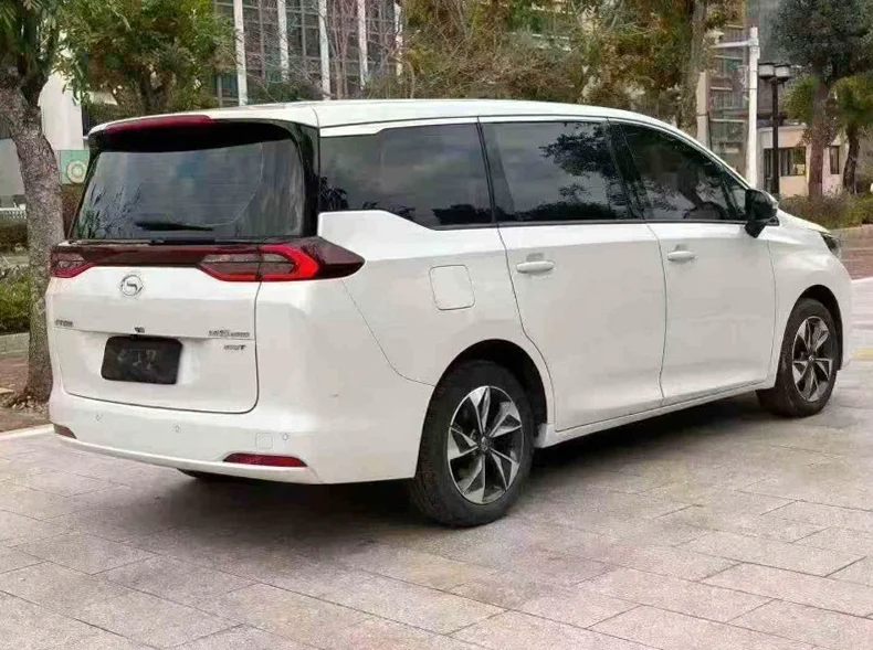 传祺M6 内饰前排