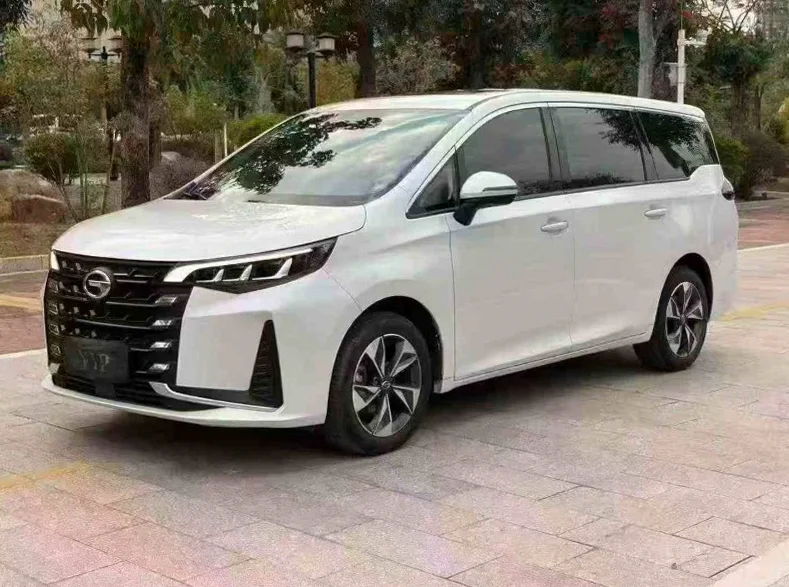 传祺M6 正面外观二