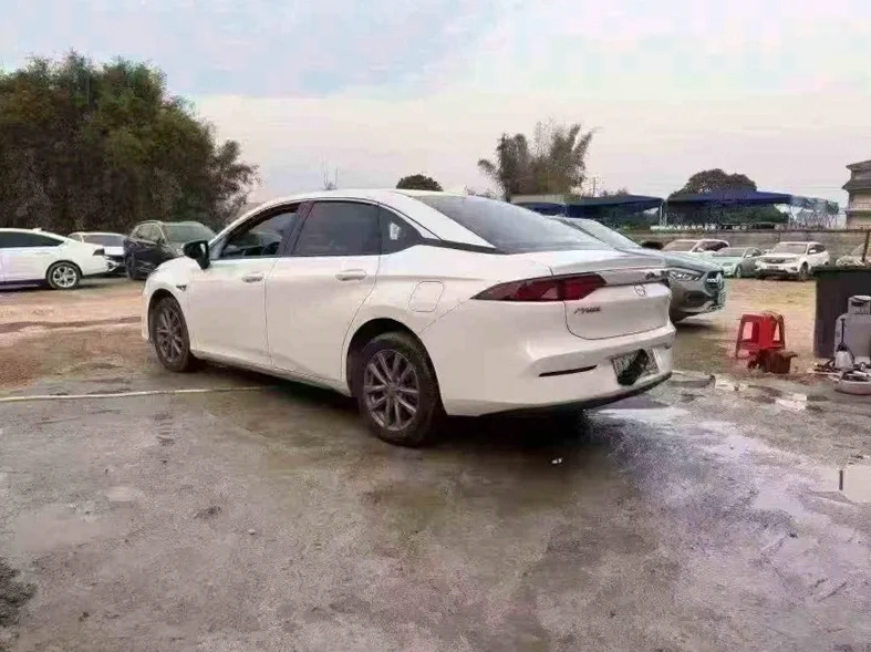 传祺埃安S 内饰前排