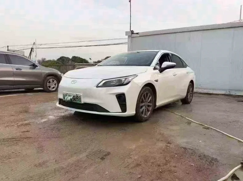 传祺埃安S 正面外观二