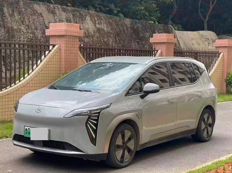 传祺埃安Y 正面外观三