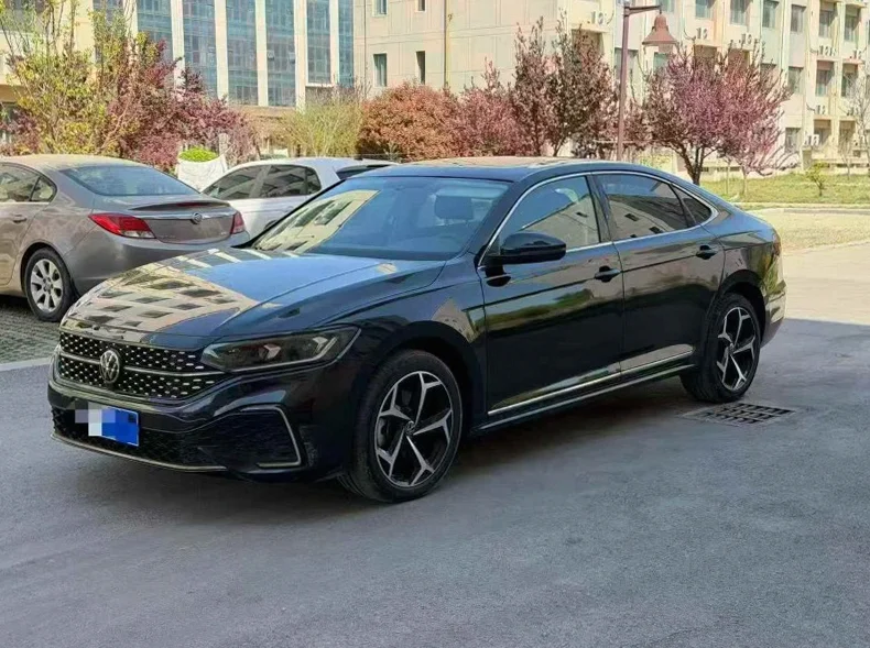 大众帕萨特 正面外观二