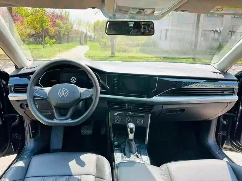 大众帕萨特 内饰前排