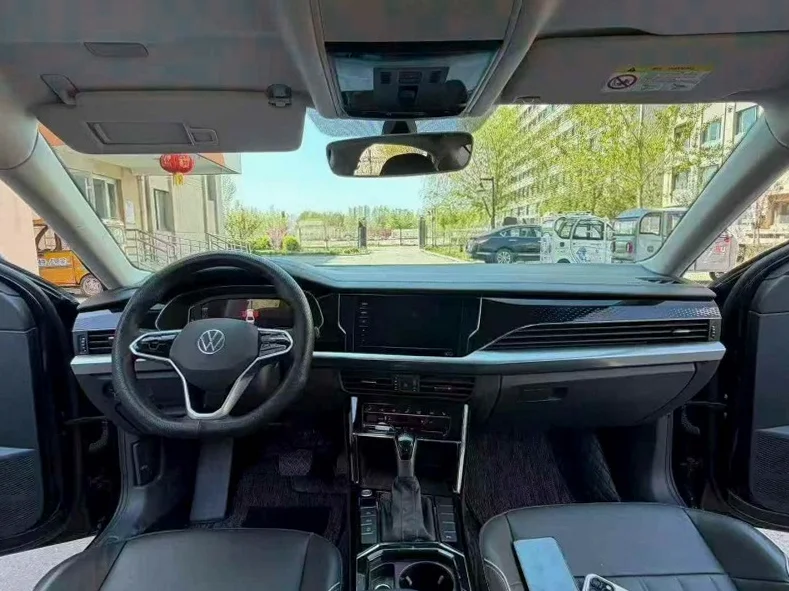 大众帕萨特 内饰前排