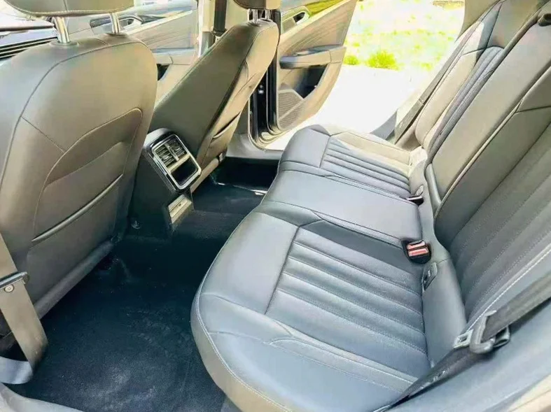 大众帕萨特 驾驶室