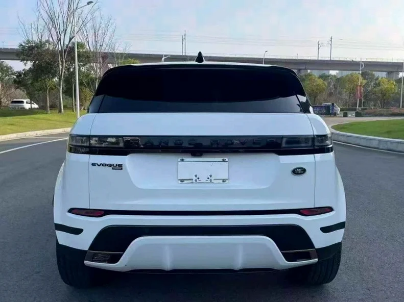 路虎极光 驾驶室