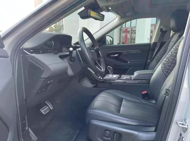 路虎极光 后面外观一