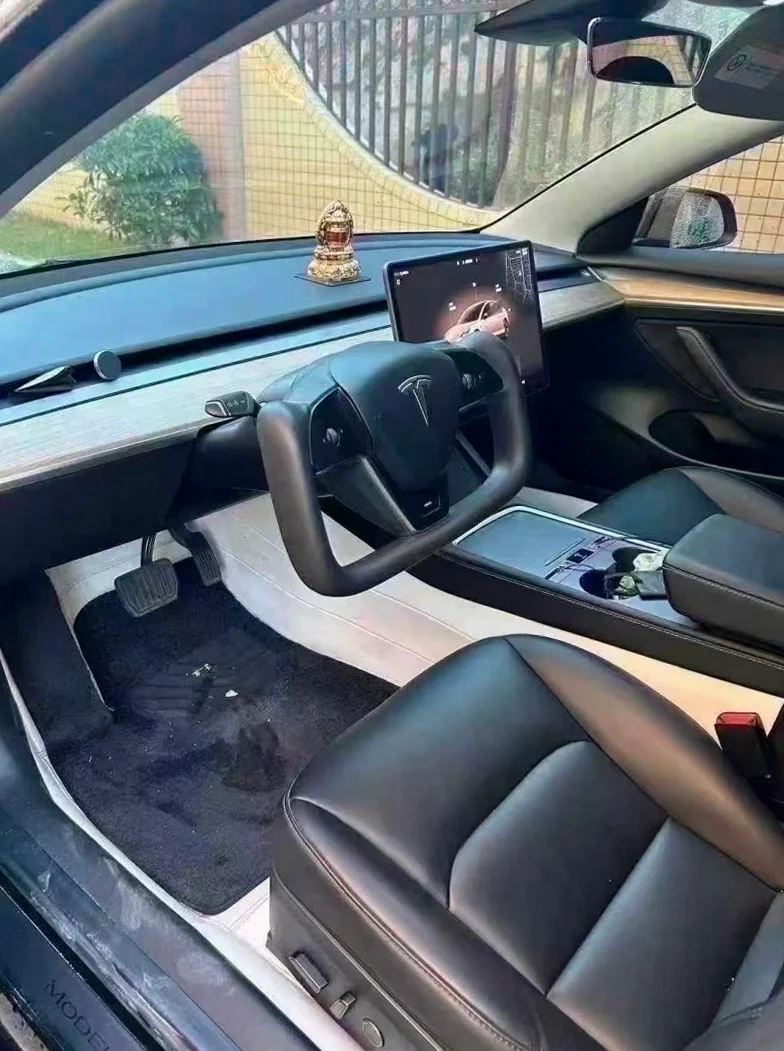 特斯拉MODEL 后面外观二