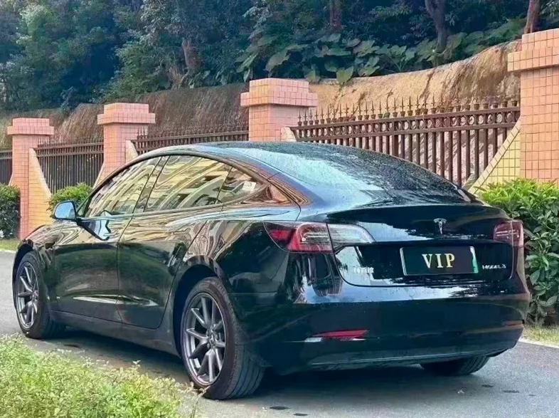 特斯拉MODEL 后面外观三