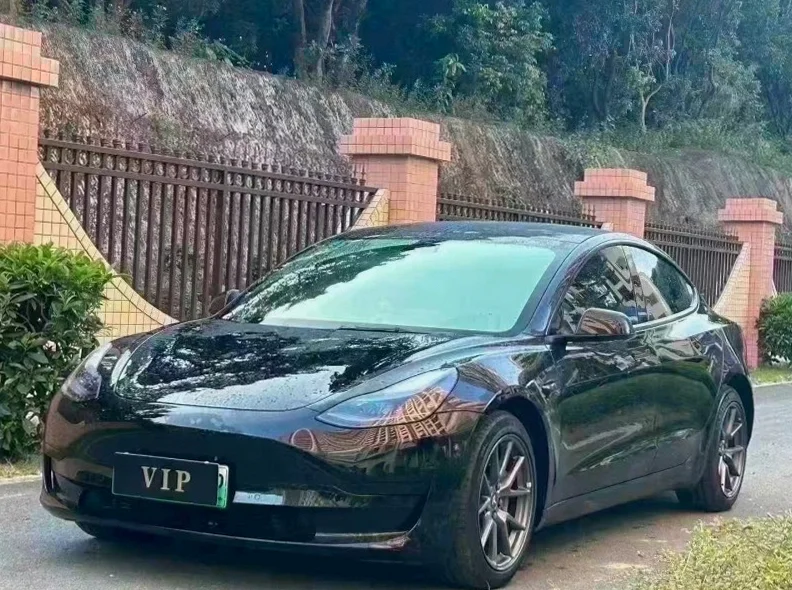 特斯拉MODEL 正面外观二