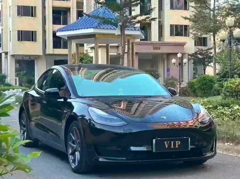 特斯拉MODEL 正面外观三