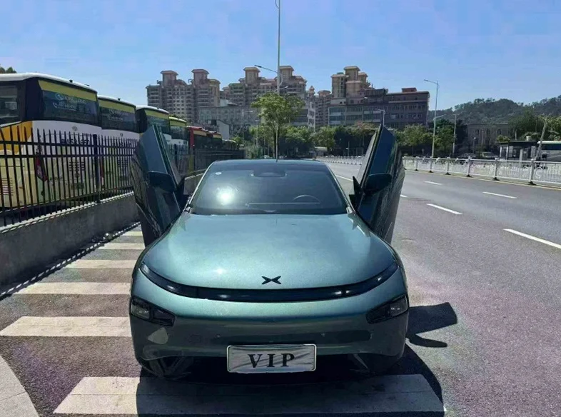 23年小鹏P7i 610鹏翼性能版