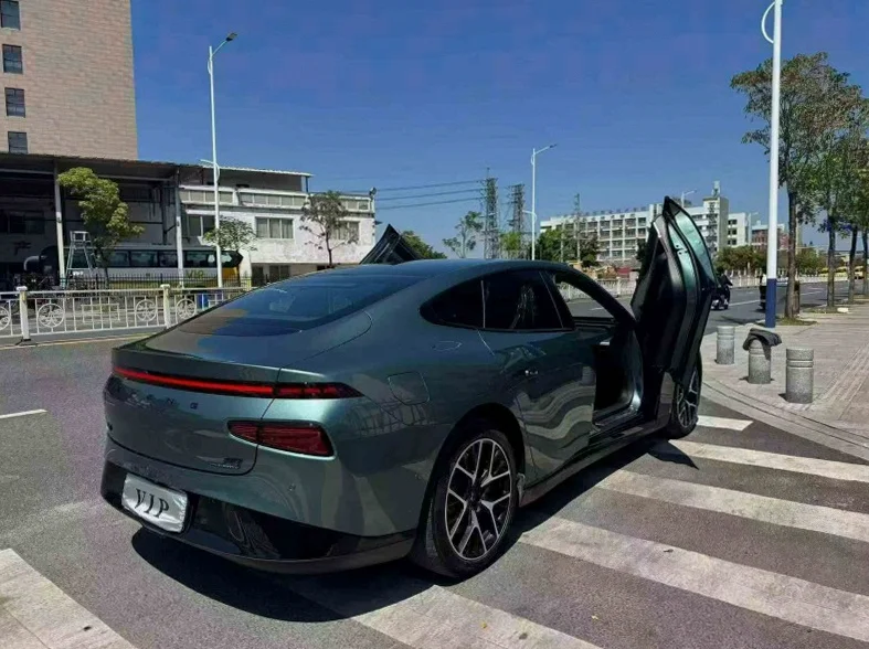 小鹏汽车p7 内饰后排