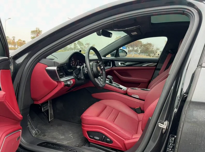 保时捷帕拉梅拉 内饰后排