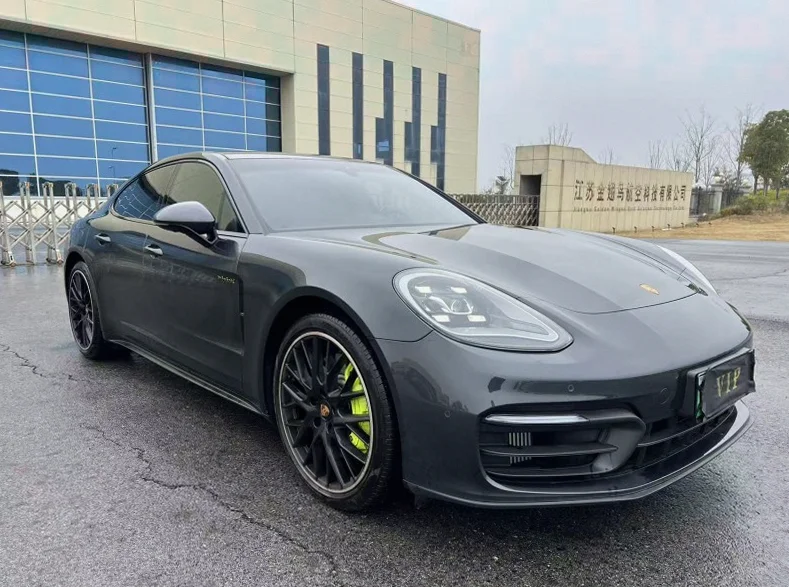 保时捷帕拉梅拉 正面外观二