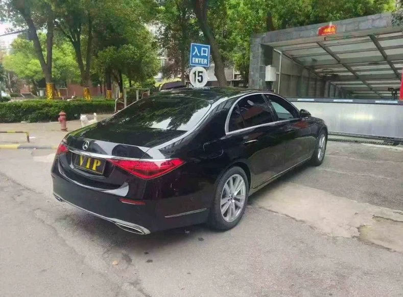 奔驰S 内饰前排