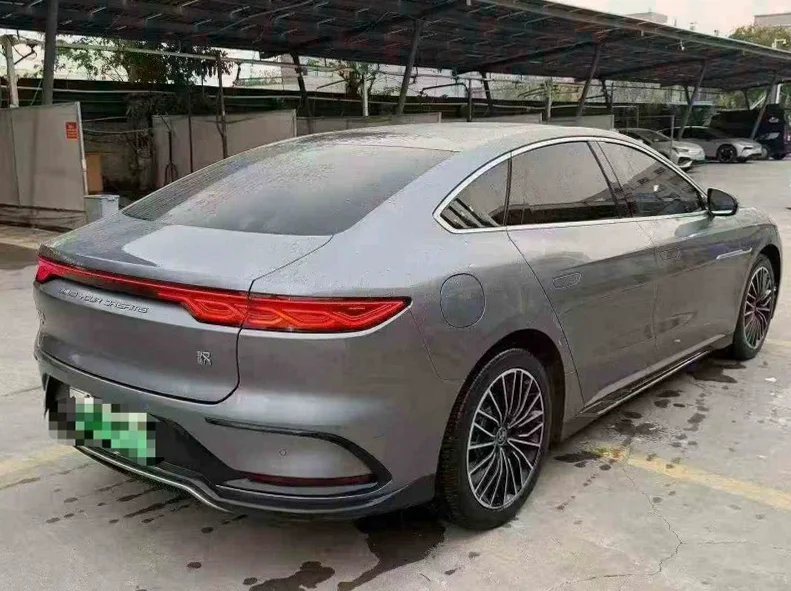 比亚迪汉 内饰前排